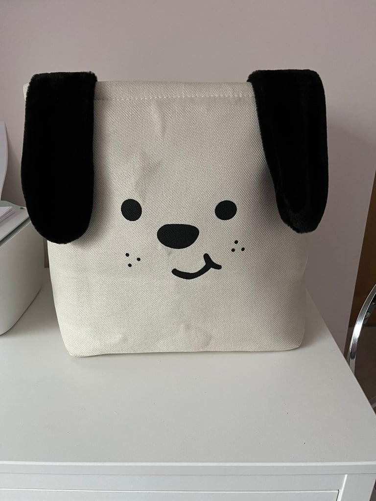 Dog puppy pet toy box basket or blanket box, with handles. Great storage and a nice feature 