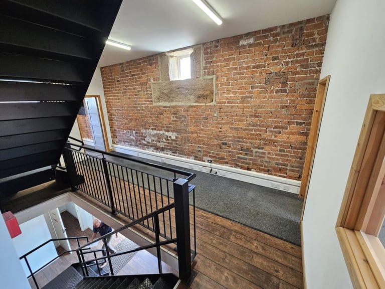  Cut Your Overheads Stay Local in West Yorkshire Office and Warehouse to Rent 