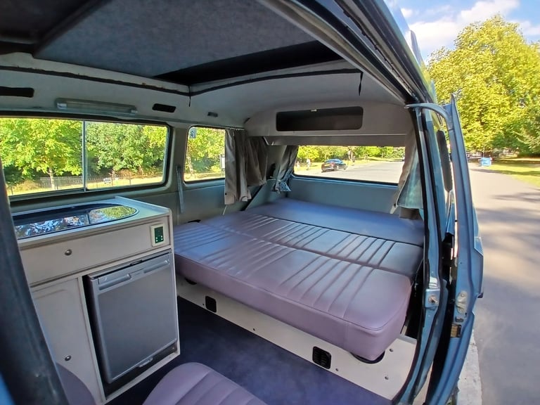 Volkswagen T25 Camper Van Petrol/LPG Excellent specification and condition. No rust!