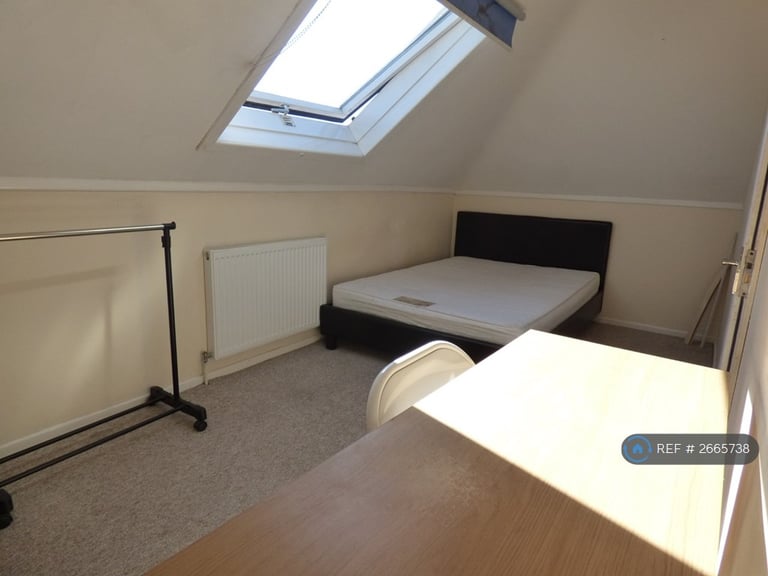 4 bedroom flat in Alma Road, Bournemouth, BH9 (4 bed) (#2665738)