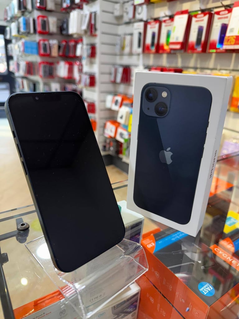 iPHONE 13 5G 128GB UNLOCKED MINT CONDITION WITH WARRANTY