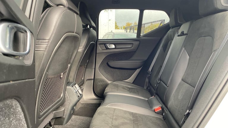 2021 Volvo XC40 2.0 B4P R DESIGN Pro 5dr Auto ESTATE PETROL Automatic