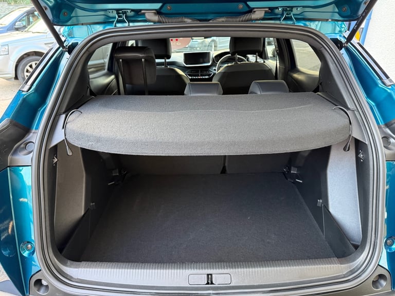 2025 Peugeot 2008 1.2 PureTech Allure 5dr ONLY 710 MILES, MAY 2028 WARRANTY,  HATCHBACK Petrol Ma...