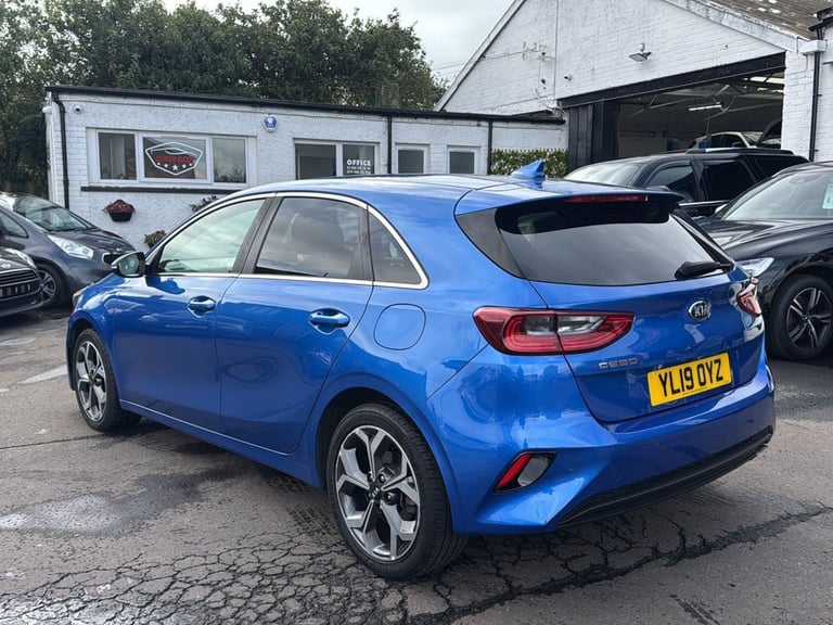 2019 Kia Ceed 1.4 T-GDi Blue Edition Hatchback 5dr Petrol DCT Euro 6 (s/s) (138 bhp) Hatchback Pe...