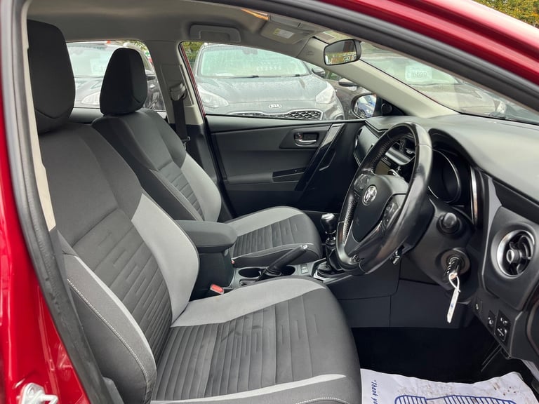 2017 Toyota Auris 1.6 D-4D Business Edition Euro 6 (s/s) 5dr (Safety Sense) HATCHBACK Diesel Manual
