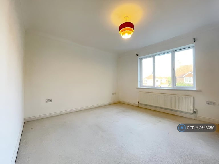 5 bedroom house in Willowmead Close, Runcton, Chichester, PO20 (5 bed) (#2643050)