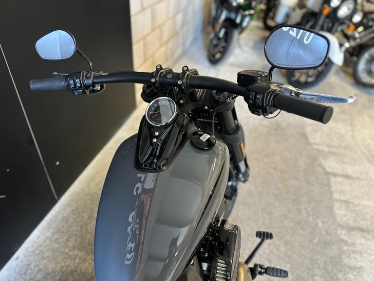 STUNNING ONE OWNER 2023/23 HARLEY-DAVIDSON FXFBS FAT BOB 114 MOTORCYCLE 