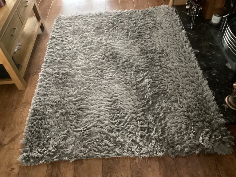 Grey shaggy pile rug 160 x 120 cm