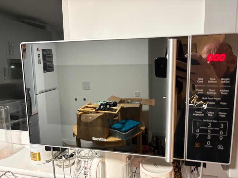 image for Breville microwave fully working 