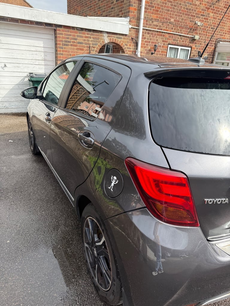 Toyota, YARIS, Hatchback, 2015, Manual, 1329 (cc), 5 doors