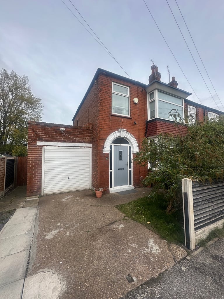 3 bedroom semi detached house to rent 