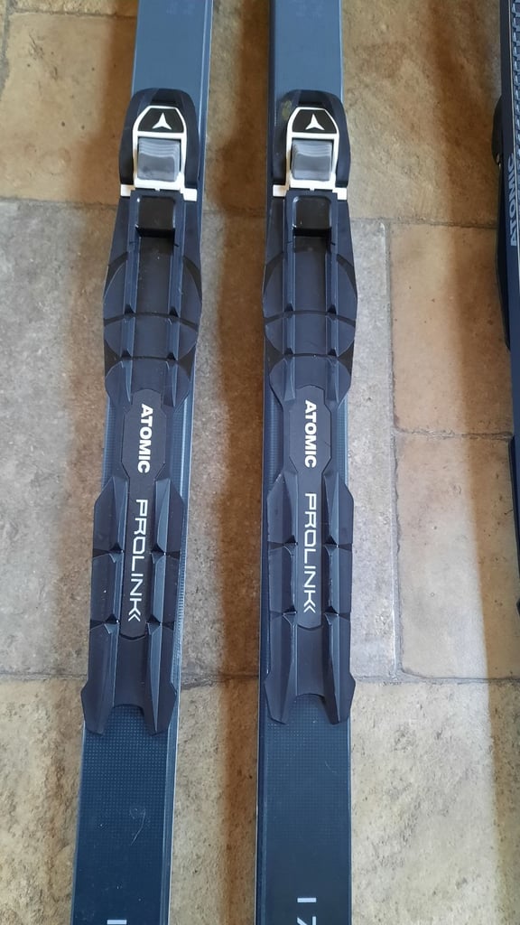 New Cross country skis with bindings