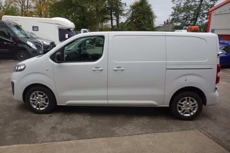 Vauxhall Vivaro 2700 1.5d 100PS Sportive H1 Van DIESEL MANUAL 2022/22