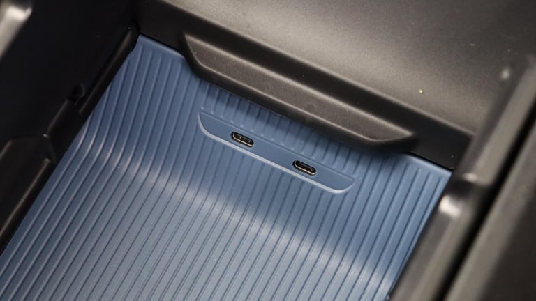 2025 Volvo EX30 Twin Performance Plus (Harman Kardon Sound, Apple CarPlay, BLIS) ESTATE Electric ...