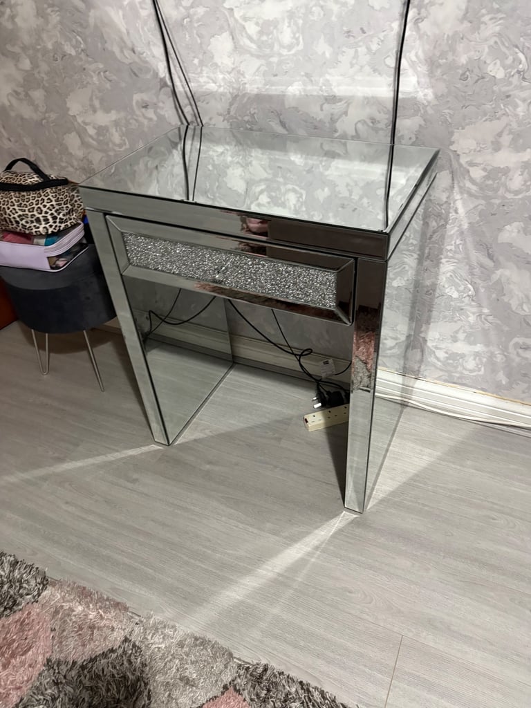 Makeup desk/ drawer for sale 