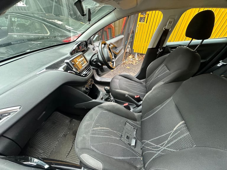 PEIGEOT 208 2013 1.2 PETROL BREAKING 