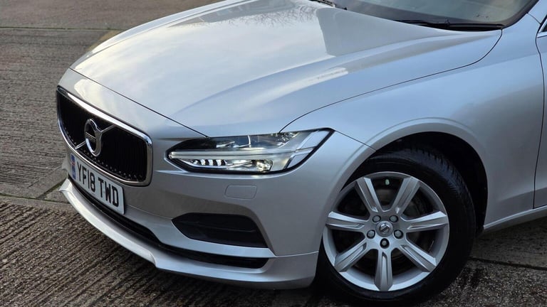 VOLVO S90 2.0 D4 Momentum Auto Euro 6 (s/s) 4dr 2018