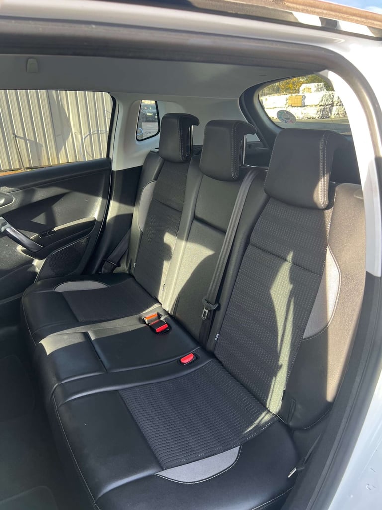 2017 Peugeot 2008 1.6 BlueHDi 120 Allure 5dr HATCHBACK DIESEL Manual