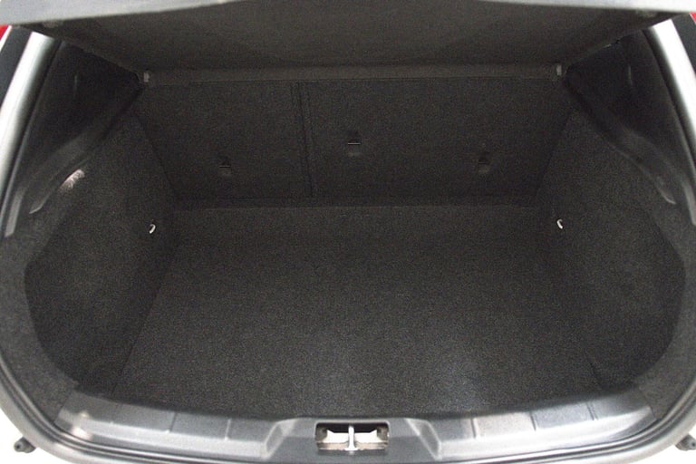 2017 Volvo V40 2.0 T2 R-Design Nav Plus Euro 6 (s/s) 5dr HATCHBACK Petrol Manual