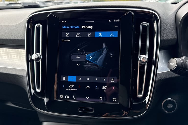 2023 Volvo XC40 2.0 B3 MHEV Plus DCT Auto Euro 6 (s/s) 5dr SUV PETROL Automatic