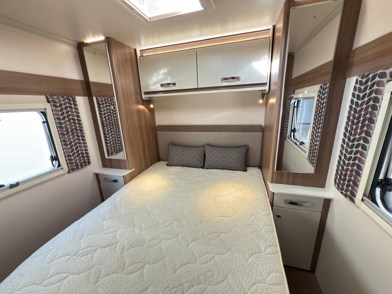 2018 Swift Freestyle EB, 4 berth with rear island bed, centre washroom, 