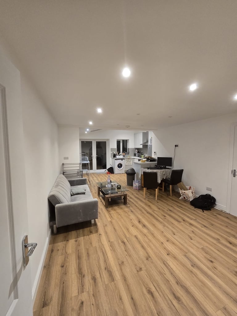 double room for rent in blackbird leys ox4 are