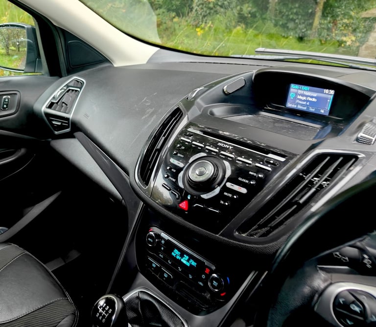 Ford, KUGA, Hatchback, 2014, Manual, 1997 (cc), 5 doors