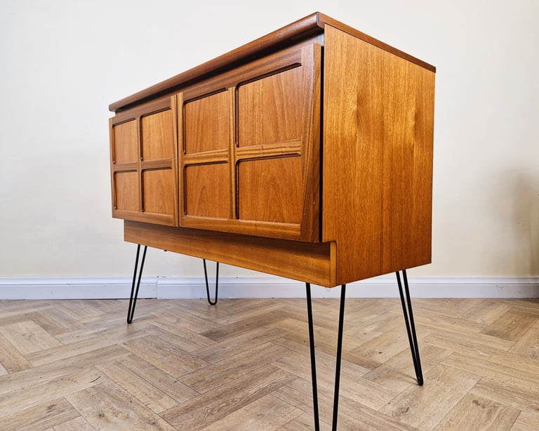 Nathan Parker Knoll Vintage Mid Century Medium Teak Danish Design Compact Sideboard Cabinet BL693