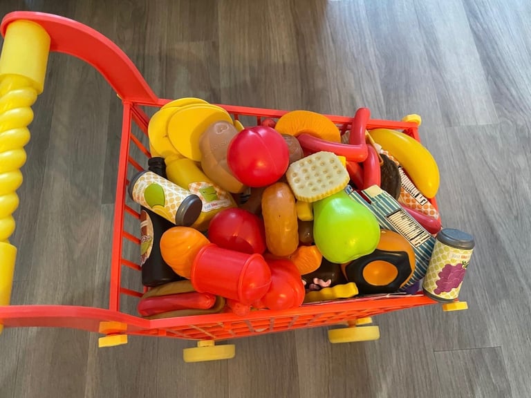 Toys R Us Shopping Trolley With Lots Of Play Food Items 