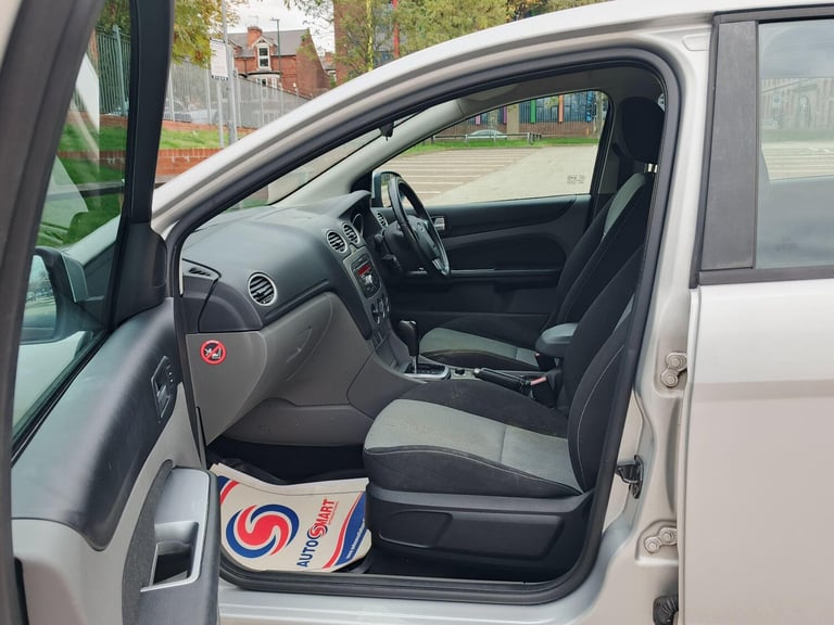 2010 Ford Focus 1.6 Zetec 5dr ESTATE Petrol Automatic