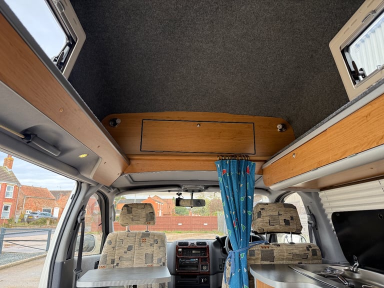 1997 Toyota Granvia Wellhouse 2.7 Petrol Automatic Camper Van 4 Berth