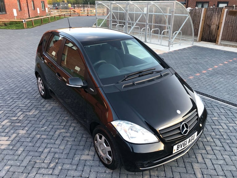 Mercedes-Benz (61) A Class A160 1.5 Petrol Classic SE 5dr. New MOT. Lady owners. ULEZ OK. Excellent.
