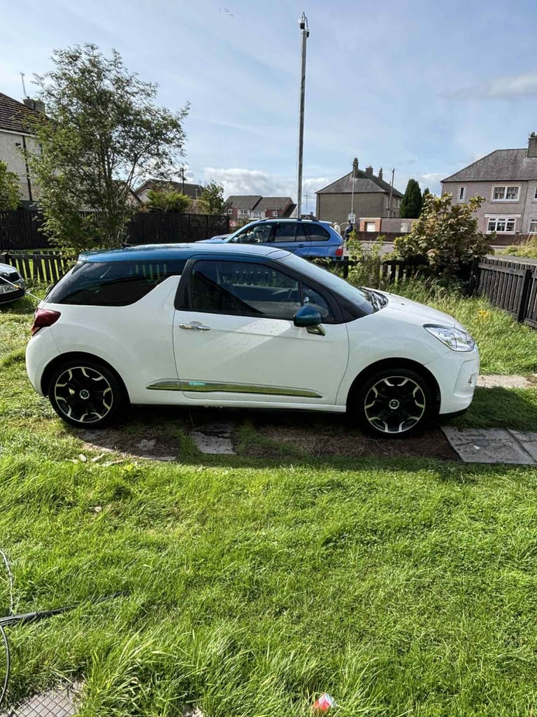 DS, DS 3, Hatchback, 2016, Manual, 1199 (cc), 3 doors