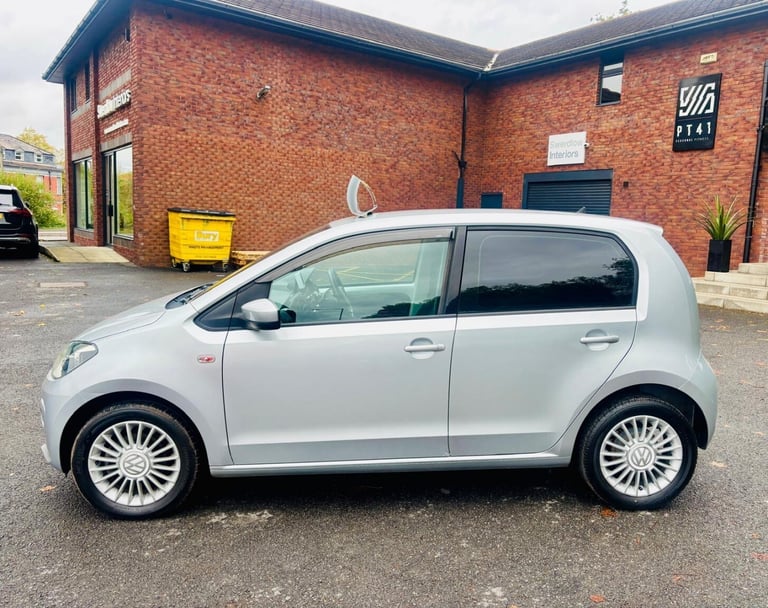 VOLKSWAGEN UP 1.0 High up! 2013