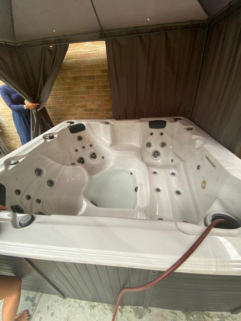 Canada spa hot tub with led lights and soundbar