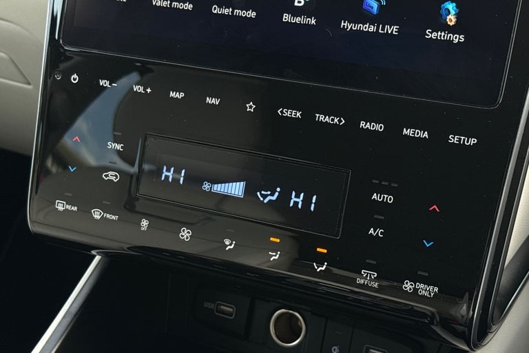 2022 Hyundai TUCSON 1.6 h T-GDi 13.8kWh Ultimate Auto 4WD Euro 6 (s/s) 5dr SUV PETROL/ELECTRIC Au...