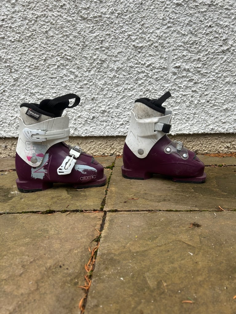 Kids ski boots