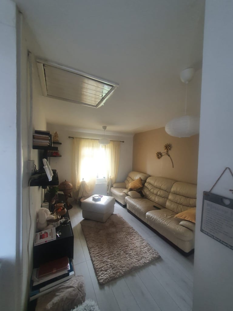 2 Bed & 2 Bath Flat Bills Inc.  /  UB2 southall