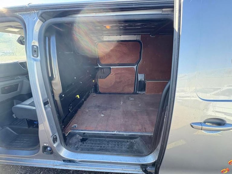 2021 Vauxhall Vivaro 2700 1.5d 100PS Sportive H1 Van PANEL VAN DIESEL Manual