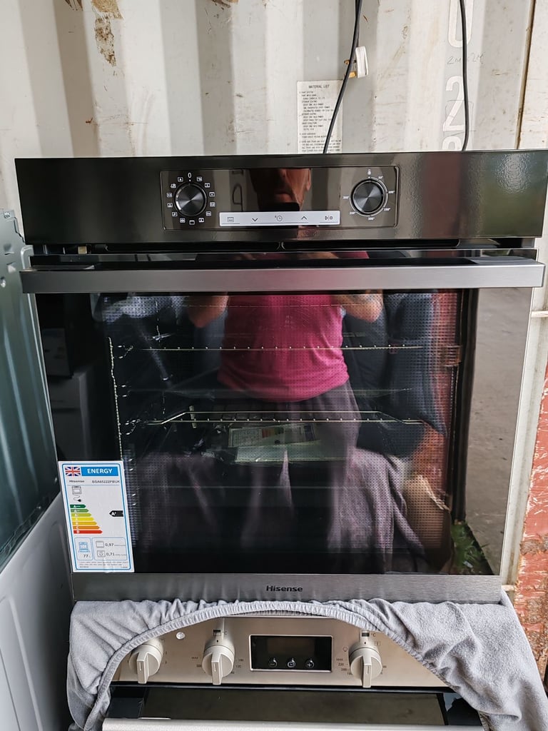 image for New Hisense BSA65222PBUK Built In 60cm Electric Single Oven Black A+ Pyro RRP £299