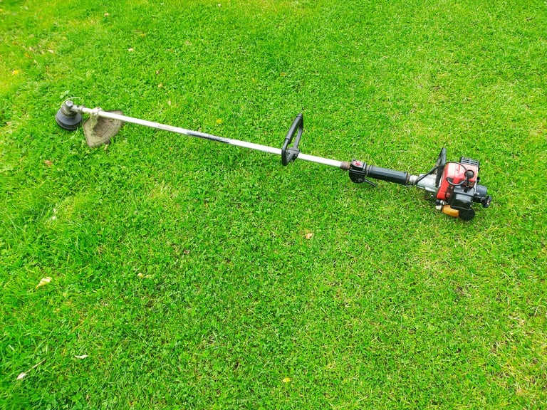 image for Kawasaki TD 18 petrol strimmer 