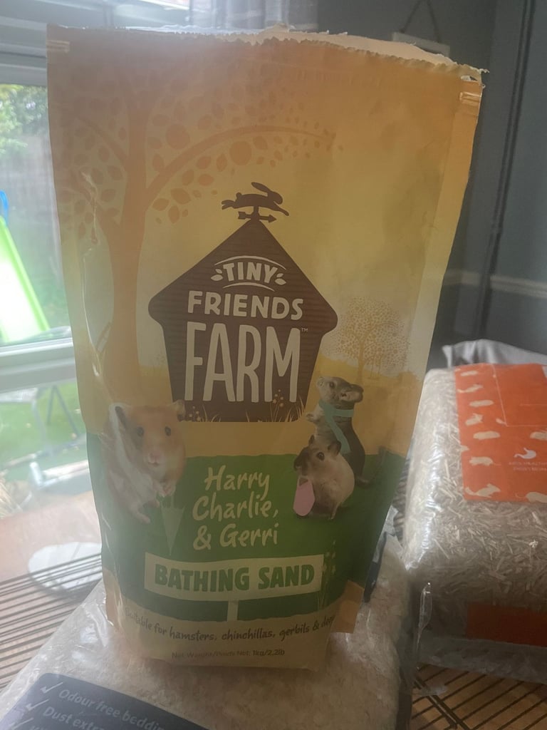 Hamster, Mouse Cage with Hay, Shavings and accessories