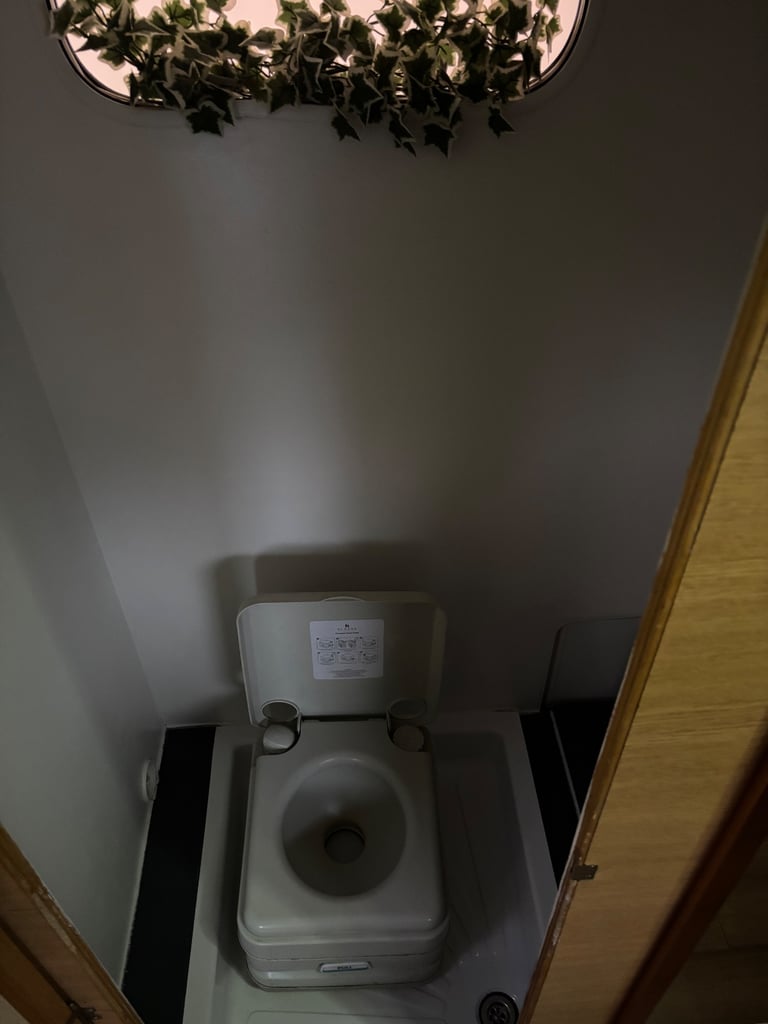 Dodge 50 motorhome, automatic, perkins 4-cylinder 4.0l engine