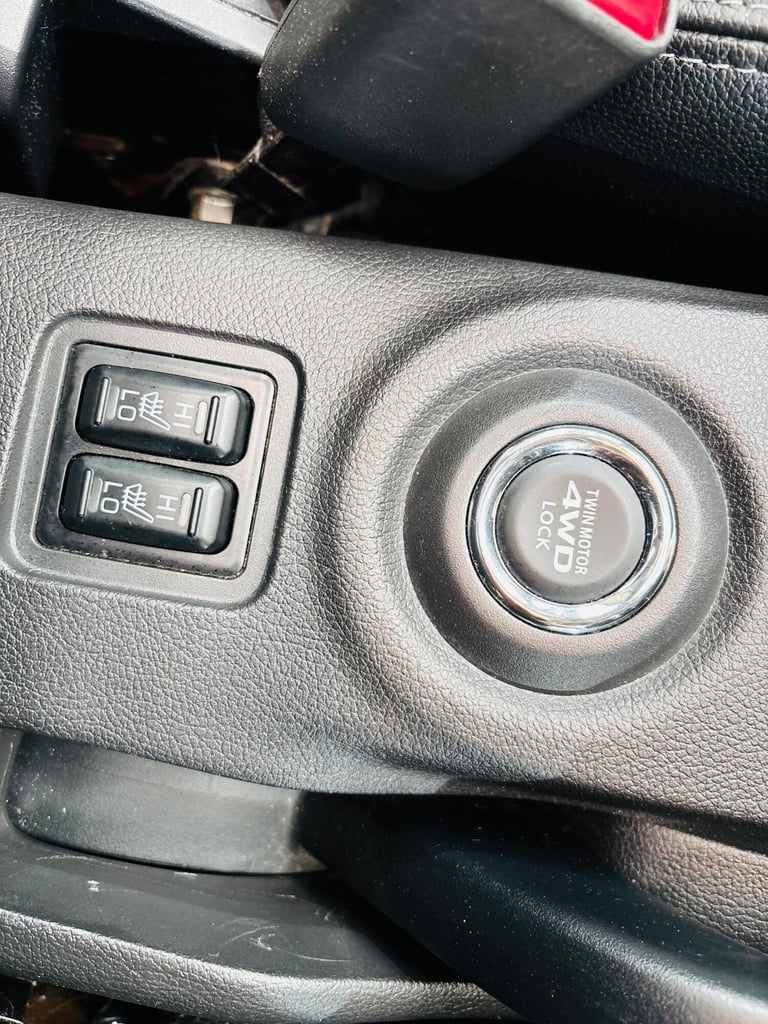 2014 Mitsubishi Outlander 2.0h 12kWh GX4h CVT 4WD Euro 5 (s/s) 5dr ESTATE Petrol/Electric Hybrid ...