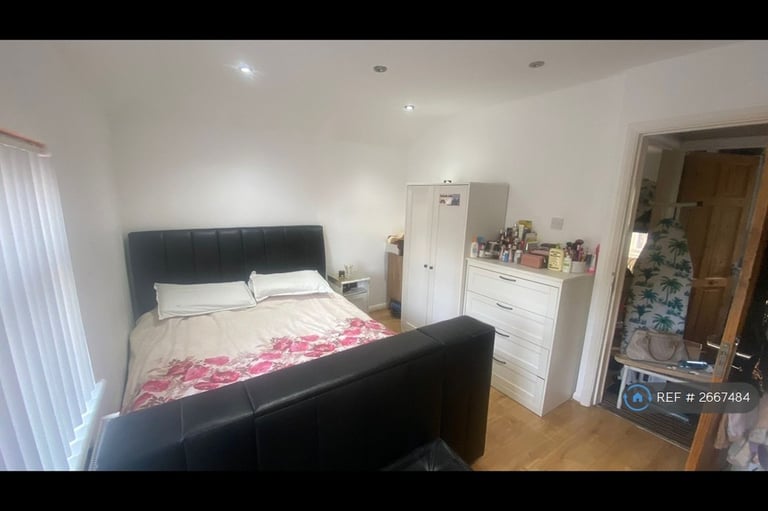 2 bedroom house in Nelson Close, Uxbridge, UB10 (2 bed) (#2667484)