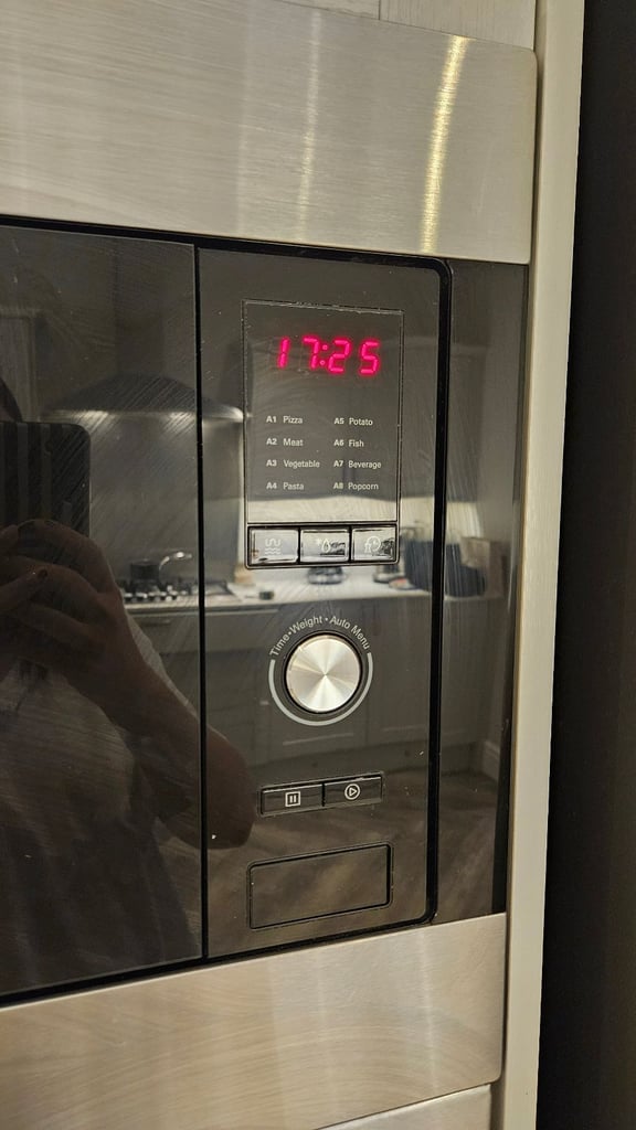 Lamona microwave 