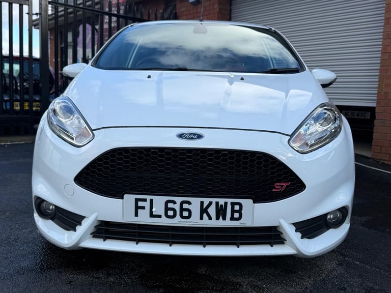 2016 Ford Fiesta 1.6T EcoBoost ST-3 Euro 6 3dr HATCHBACK Petrol Manual