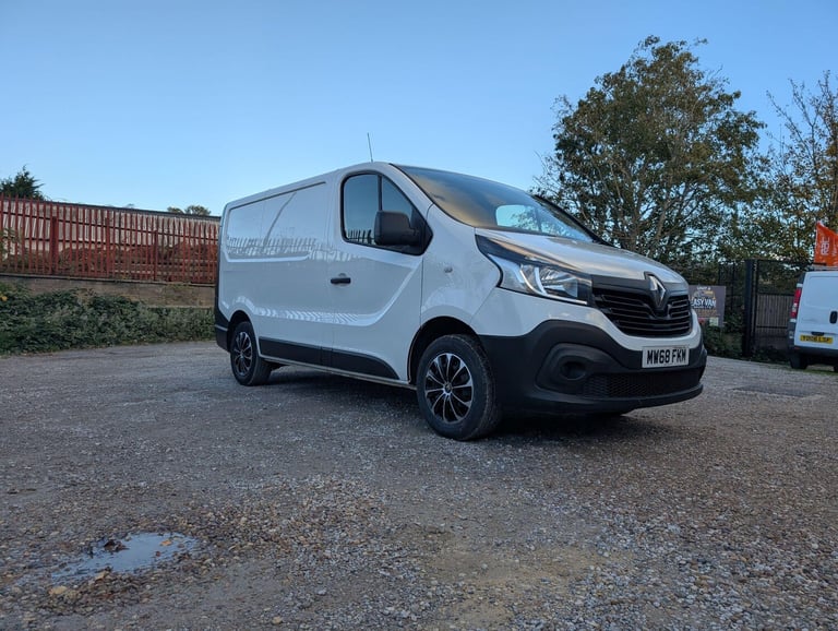 image for 2018 Renault Trafic 1.6 dCi 27 Business SWB Standard Roof Euro 6 5dr PANEL VAN Diesel Manual
