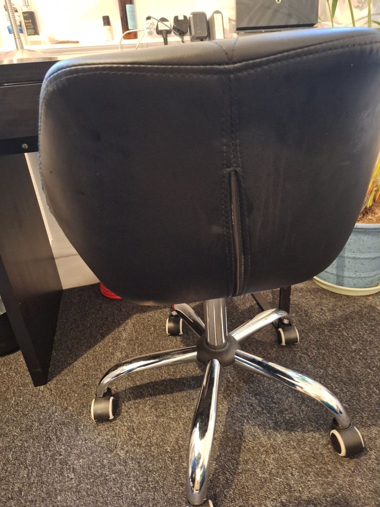 Habitat black faux leather spinning desk chair 