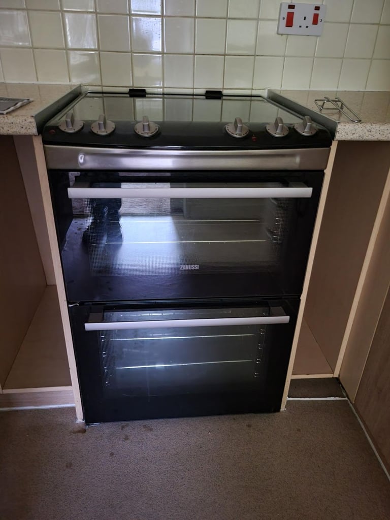 image for Zanussi ZCV66060XE cooker, double oven, excellent condition, hardly used